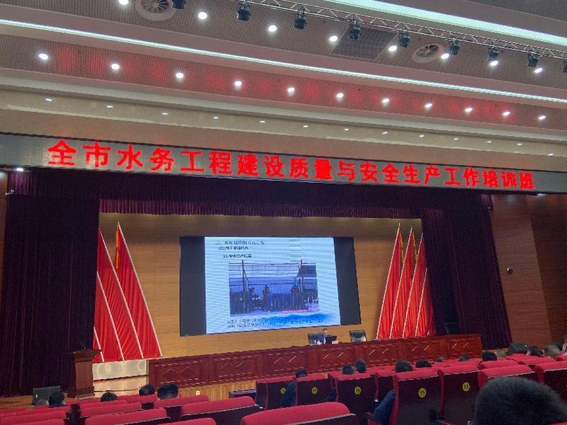学思践悟     筑牢根基